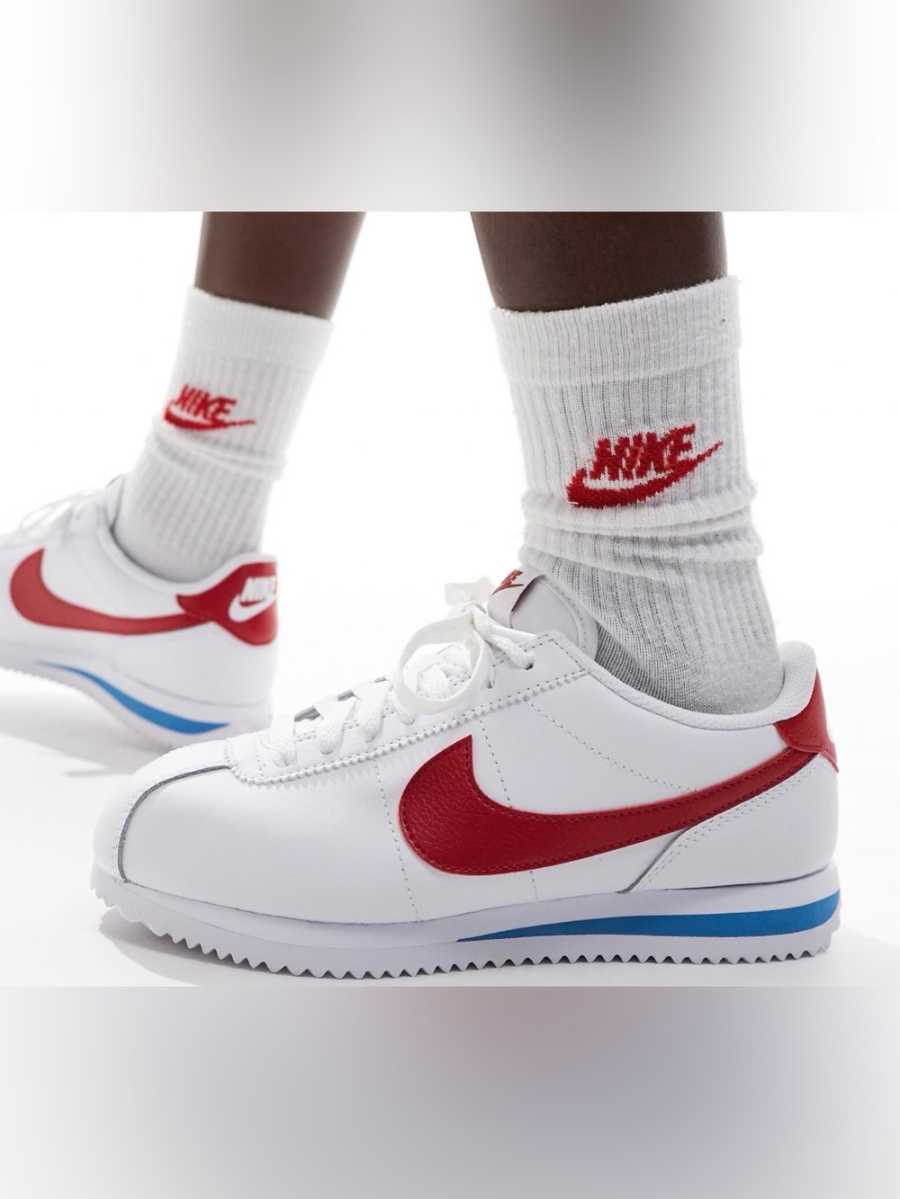 Nike Classic Cortez Shoes in White/Red